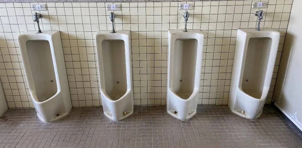 検証対象となった男子トイレの小便器